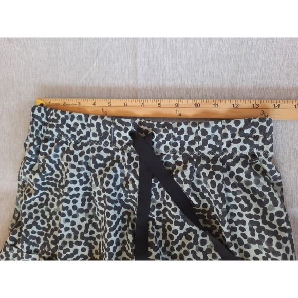 Lululemon Women size 8 Animal Print Athletic Shorts Folded hemp Drawstring - Picture 4 of 8